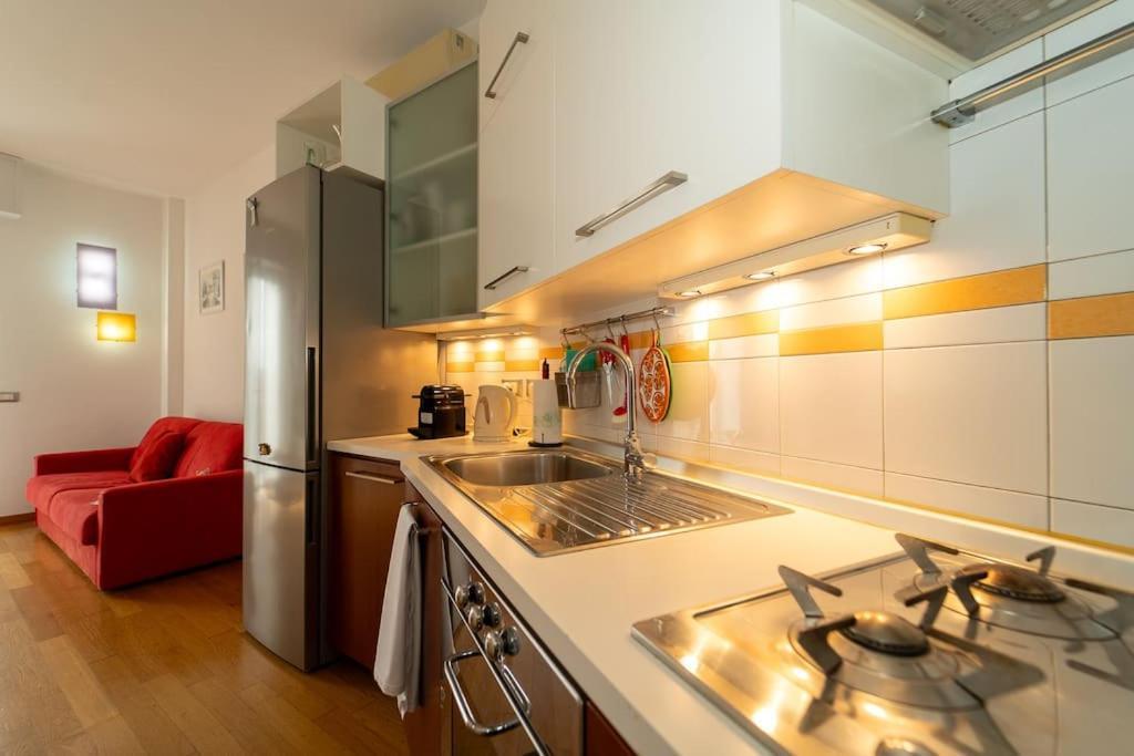 Appartamento A 500 Metri Da San Siro Milan Bagian luar foto